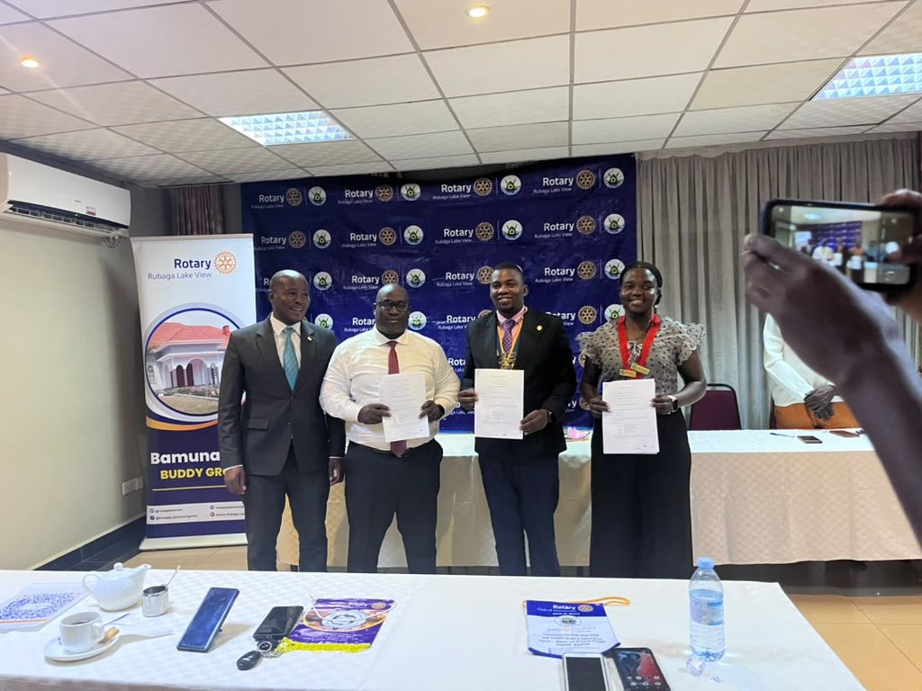 rubaga_lakeview's tweet photo. This evening the Saints led by president Brenda signed a memorandum of understanding with the @rubagalakeview for  and @MPUganda for a project to fight malaria at Buyiga island. https://t.co/E5tmbOCss5
