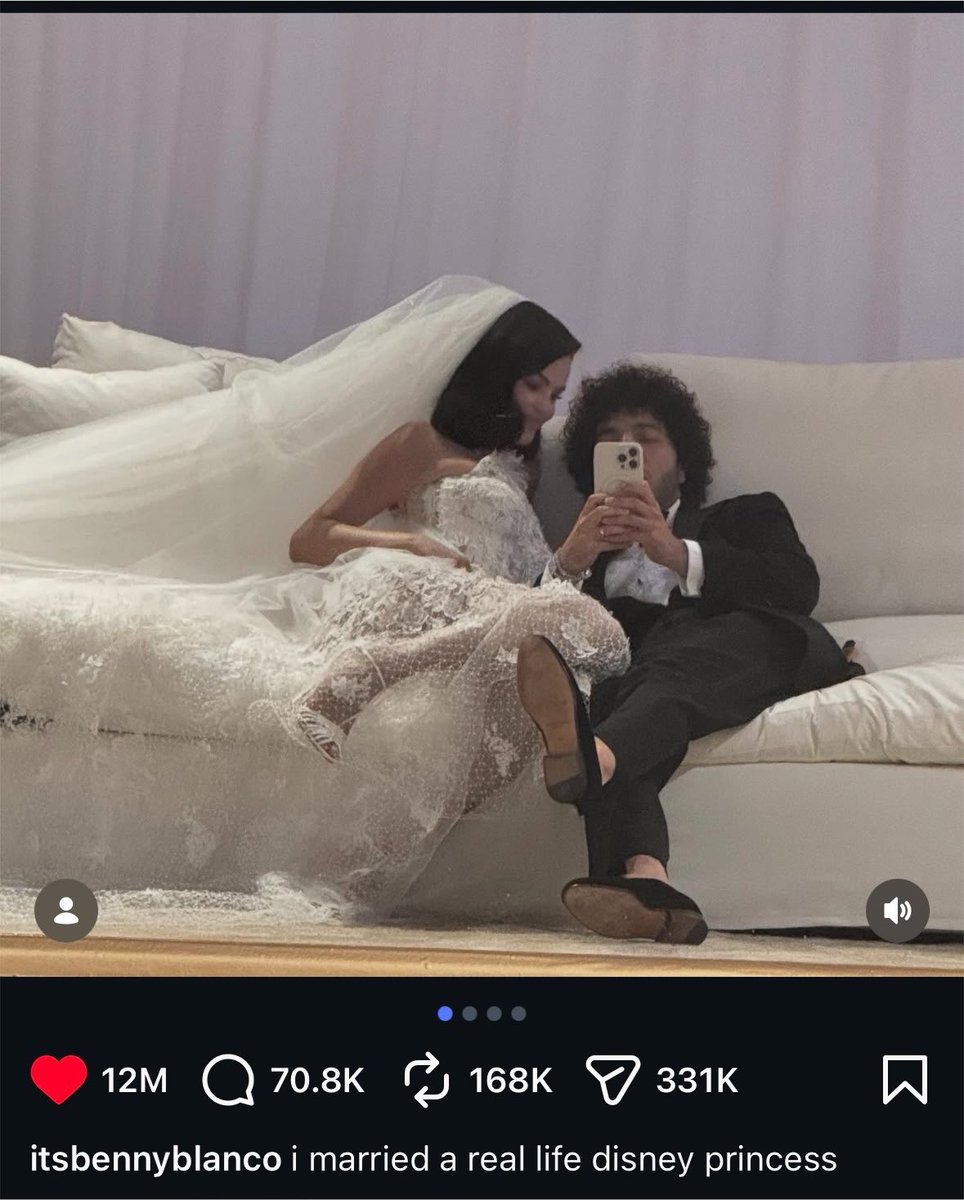 takitakigomezz's tweet photo. the husband that’s obsessed with his wife trope >>> https://t.co/9JURCE4i8Q