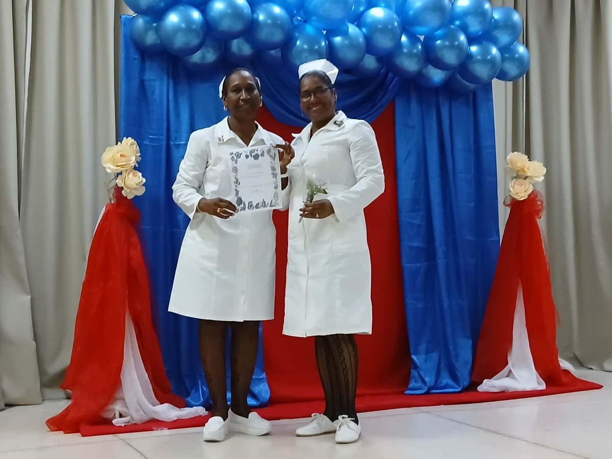 SaludGuantanamo's tweet photo. 🎓💙📸Desde el Hospital General Docente de #Guantánamo: ceremonia hoy de la cuarta #Graduación de #Enfermeros Básicos Emergentes, y la segunda de Enfermeros Técnicos Generales, del curso académico 2025-2026. 
¡Felicidades‼️
#CubaPorLaVida https://t.co/uzqW8YmlV1