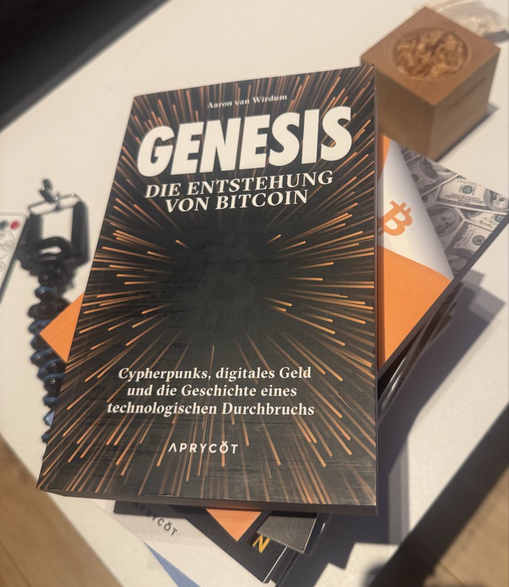 psychodoc_og's tweet photo. Neue Lektüre für den Italienurlaub gegönnt! 🇮🇹🍝📖 @aprycotmedia https://t.co/yc355nkaCO