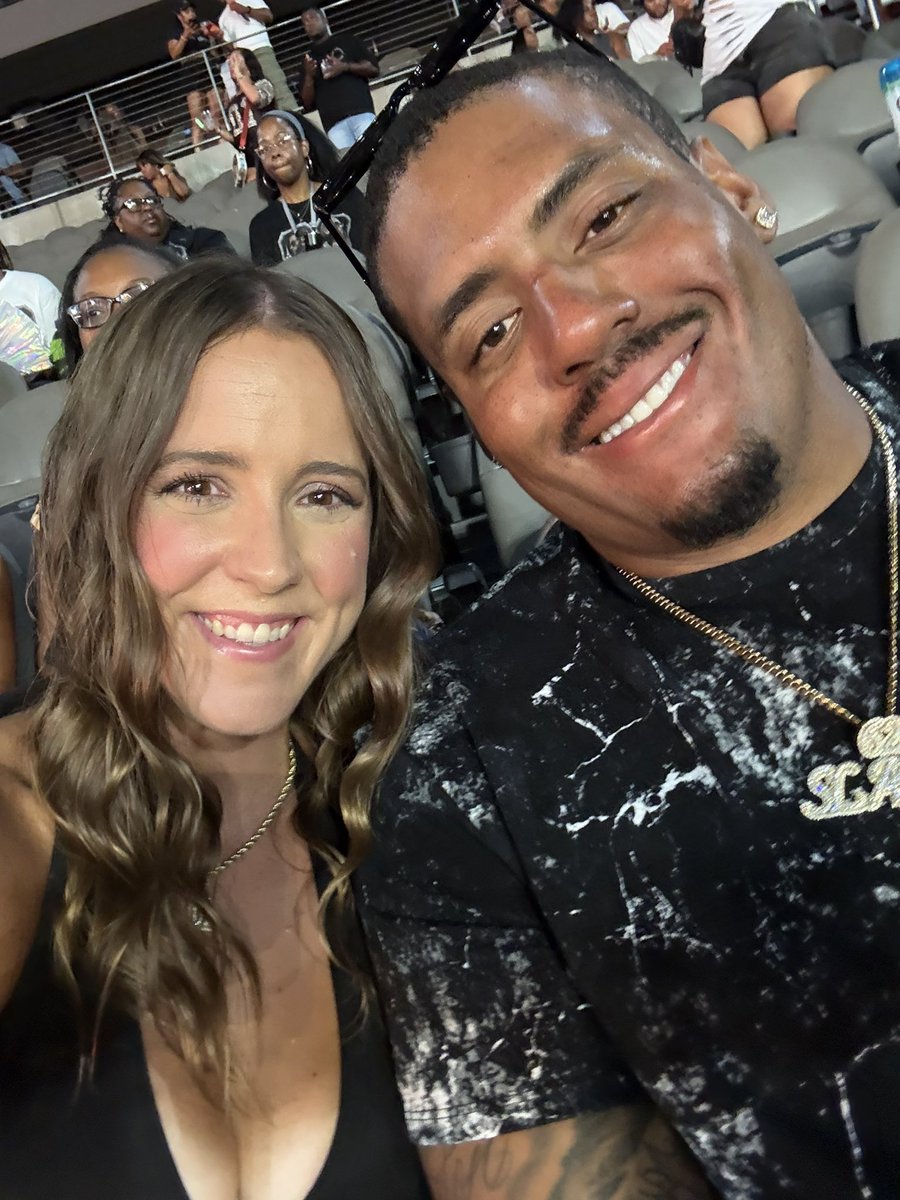 tayslade's tweet photo. 32 years young today 💕 Thank you to my hubby @ChadSlade62 for taking me to see Chris Brown &amp; Usher last night 🤩 https://t.co/Dsji5kHIUC