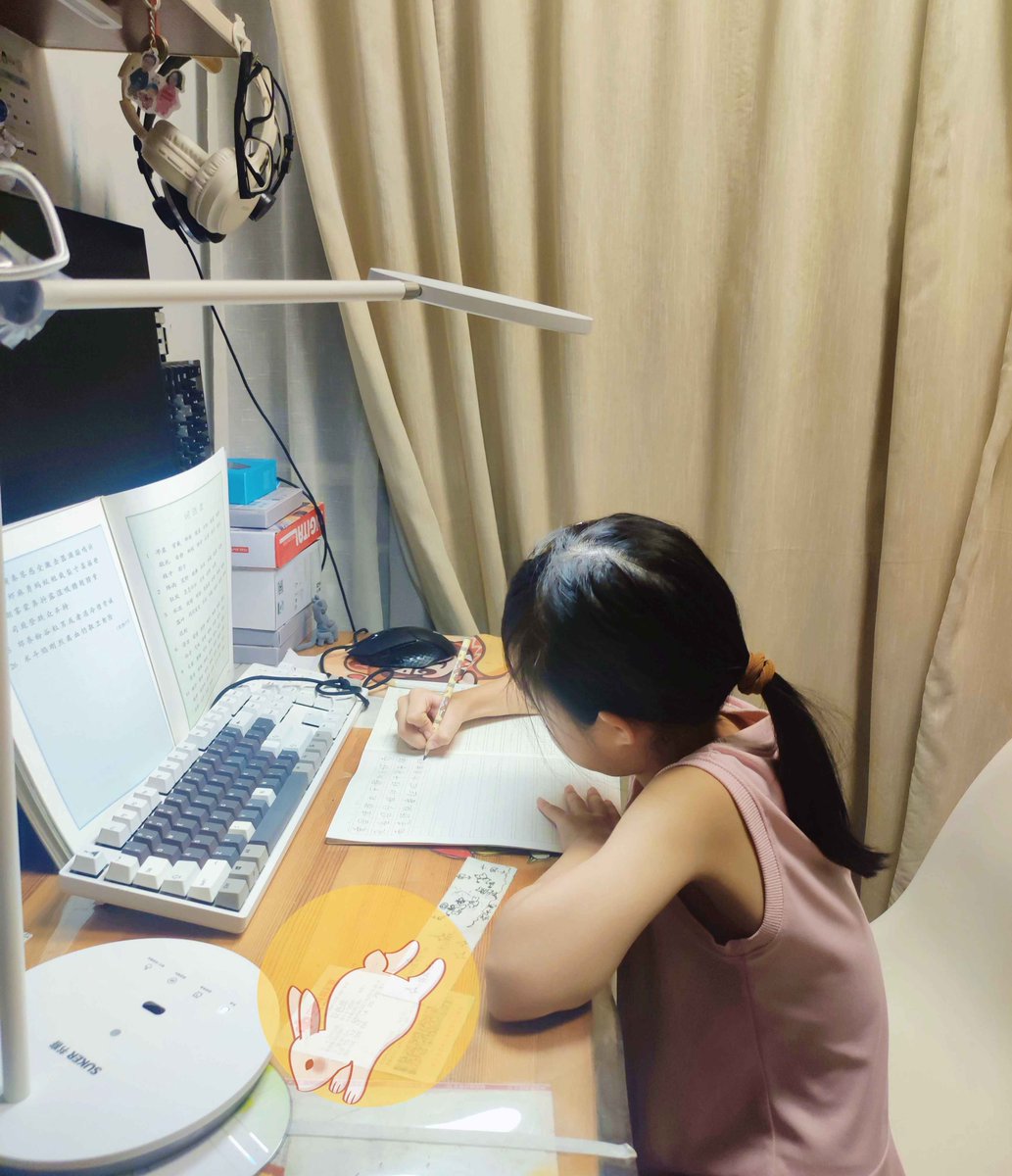 jiny403's tweet photo. [证书到手！备考3个月的努力终于有了回报，接下来继续冲新目标！]， https://t.co/hnkQtmLsQ2