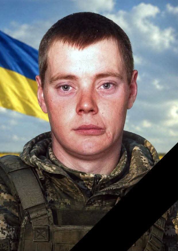 pogrebeckij's tweet photo. У Кременецьку громаду надійшла трагічна звістка про те, що 24 жовтня 2024 року поблизу н. п. Новодмитрівка, Покровського району, Донецької області, загинув військовослужбовець, житель села Крижі, Гаївського старостинського округу, колишній стрілець-помічник гранатометника 1 механізованого відділення 2 механізованого взводу 3 механізованої роти 1 механізованого батальйону військової частини ****, солдат ВОРОНКО Микола Васильович (1982 року народження).

Про сумну новину повідомив міський голова Кременця Андрій Смаглюк.

Про дату, час та місце зустрічі буде повідомлено додатково.

Висловлюємо співчуття рідним, близьким та усім хто знав військовослужбовця Миколу!

Вічна пам’ять захиснику України, який захищав Батьківщину та кожного з нас.