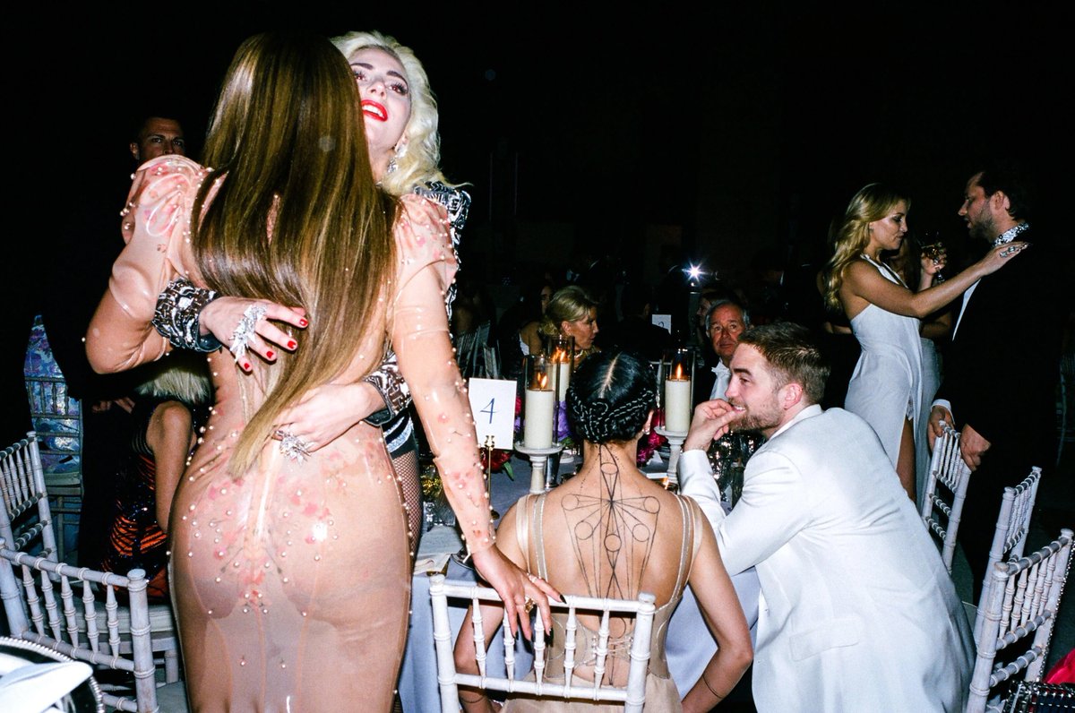 thecountessine's tweet photo. lady gaga and beyoncé, 2016 met gala https://t.co/TjdLKJVSyF