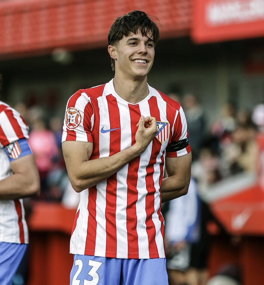 atletiuniverse's tweet photo. 🚨🇪🇸 ARNAU ORTIZ SCORES A GOLAZO! 

He latched onto a brilliant long ball from Josema Giménez over the top of the centre-backs, dribbled around David Soria (goalkeeper), and calmly finished despite a defender waiting on the goal line.

Atlético Madrid 3–1 Getafe

[via @nachodonado]