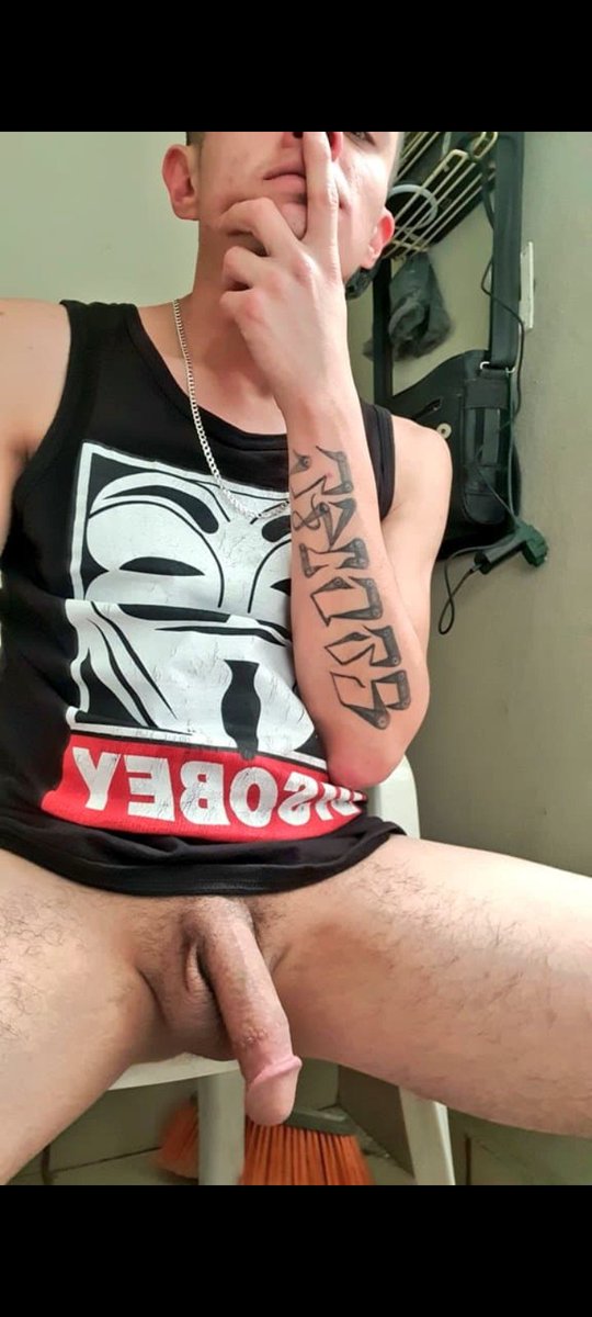 alexjarro666's tweet photo. @danigarcia90bi Delicioso culo, será que le guste este pene ? https://t.co/JYXBsW7HQG