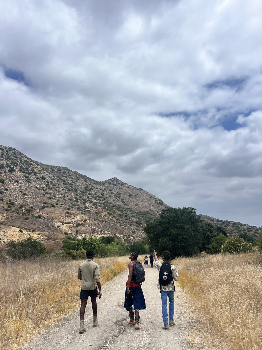 tru_yahir's tweet photo. Go touch grass #hiking #nature #friends #cali #westside https://t.co/opNVt3khVZ