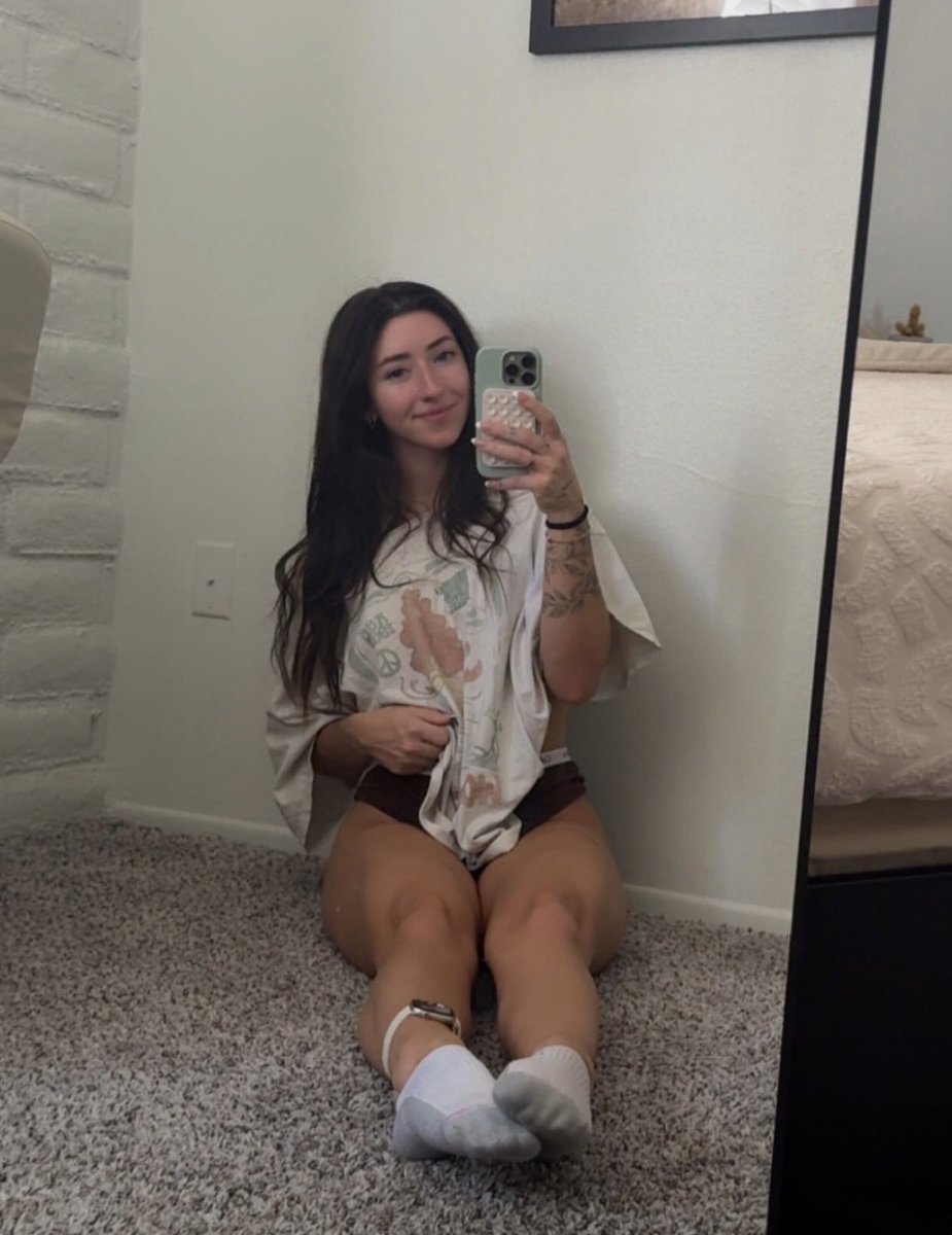 spoiled4nicole's tweet photo. ur addiction is only gonna get worse https://t.co/bS8lC9MGK2