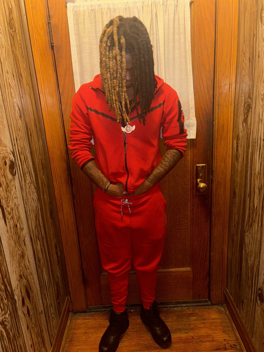 tmoeedag_'s tweet photo. i need sum pussy😈🥴 #chi #chicago #handsome #teen https://t.co/SfeaYEAzTm