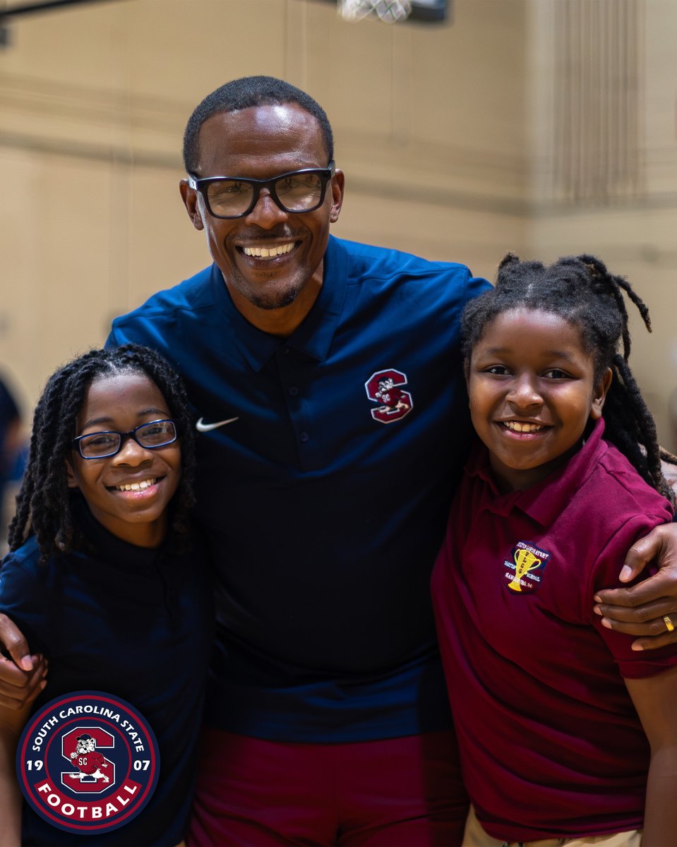 SCState_Fb's tweet photo. #GoDogs
Your SC STATE FOOTBALL BULLDOGS had an incredible time spending the day at Felton Elementary School! πΆπβ€οΈ
Giving back to our community and inspiring the next generation is bigger than footballβitβs part of who we are. Thank you to the students, teachers, and staff for welcoming us with so much energy and excitement.
Together, weβre making an impact both on and off the field. πβ€οΈ
RAISE THE BAR. πΎ
What a time to be a Bulldog! π₯
@SCStateAthletic @MEACSports @coachberry77
#PayTheFEE
#DigDEEP
#STATEofMind
#RaiseTheBAR
π΄π΅πΆπ