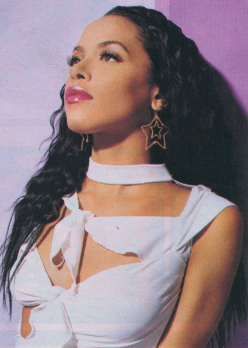 KORDEICLUB's tweet photo. aaliyah photographed by michael edwards for her final ‘seventeen magazine’ photoshoot (2001) https://t.co/nQWwFVFFCy