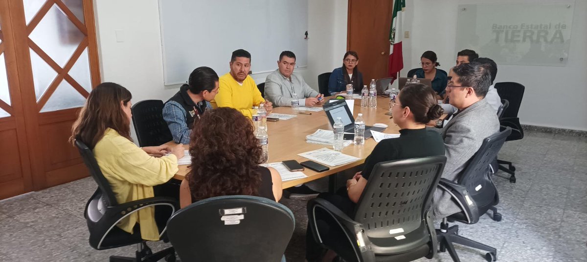 BancoTierraPue's tweet photo. La coordinación institucional es clave para fortalecer el desarrollo de Puebla. En reunión de trabajo con el #IRCEP, analizamos proyectos estratégicos que contribuyen al bienestar de las y los poblanos y al crecimiento de nuestro estado.
#PorAmorAPuebla https://t.co/KreQexdTdg