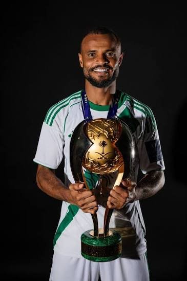 HashwanO's tweet photo. #علي_مجرشي
سأبدأ بقول الله تعالى " يَا أَيُّهَا الَّذِينَ آمَنُوا إِن جَاءَكُمْ فَاسِقٌ بِنَبَإٍ فَتَبَيَّنُوا أَن تُصِيبُوا قَوْمًا بِجَهَالَةٍ فَتُصْبِحُوا عَلَىٰ مَا فَعَلْتُمْ نَادِمِينَ" (الحجرات-6).

هل نسينا ما قدمه مجرشي للأهلي وخاصة في دوري يلو، هل نصدق كل من هب ودب وكتب https://t.co/c9jB1wktAN
