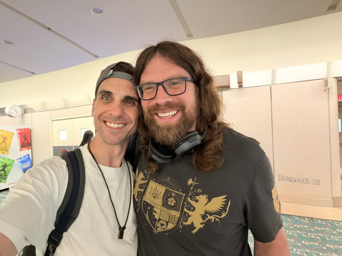 BDTeej's tweet photo. This dude gets his own. Aki is such an amazing, loving man y’all. He’s got this light in his heart that shines brighter than most, and every time we saw each other it was like a reunion after a long absence. Even here in the airport together haha! https://t.co/BE8NxYtlJJ