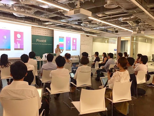 SquareUpNY's tweet photo. [NY Silicon Alley Meetup 第8回 FashionTech特集開催 7/24/17@六本木ヒルズ]

ジュエリーテックスタートアップRinglyのCEO、Christina d'Avignon氏をゲストに迎え、FashionTech/JewelryTechについて語っていただきました。

#NYSiliconAlleyMeetup #SquareUpNewYork #Ringly https://t.co/aEBAEMHyPO