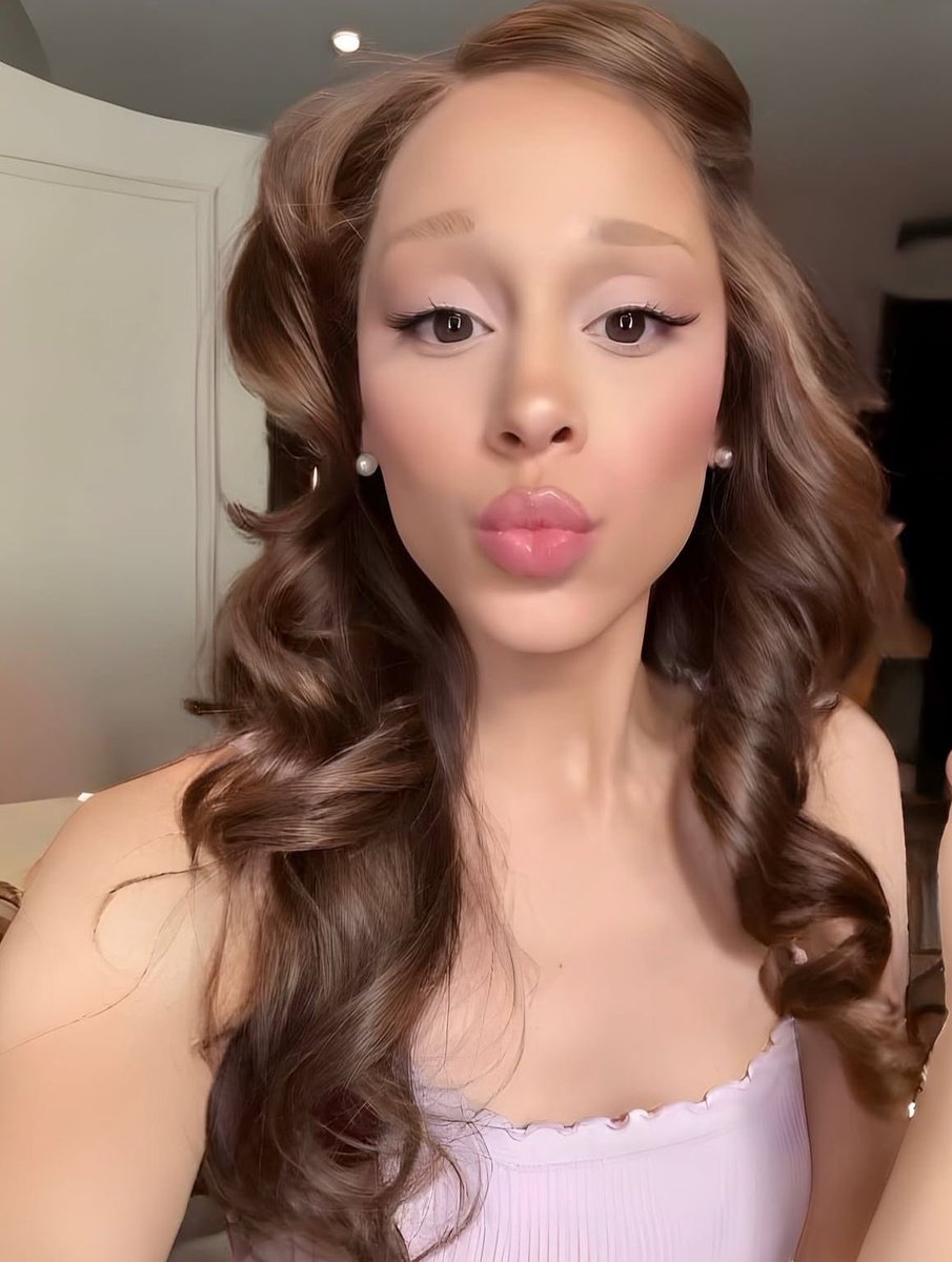 safespaceari's tweet photo. 💄 https://t.co/943pBqGnsi