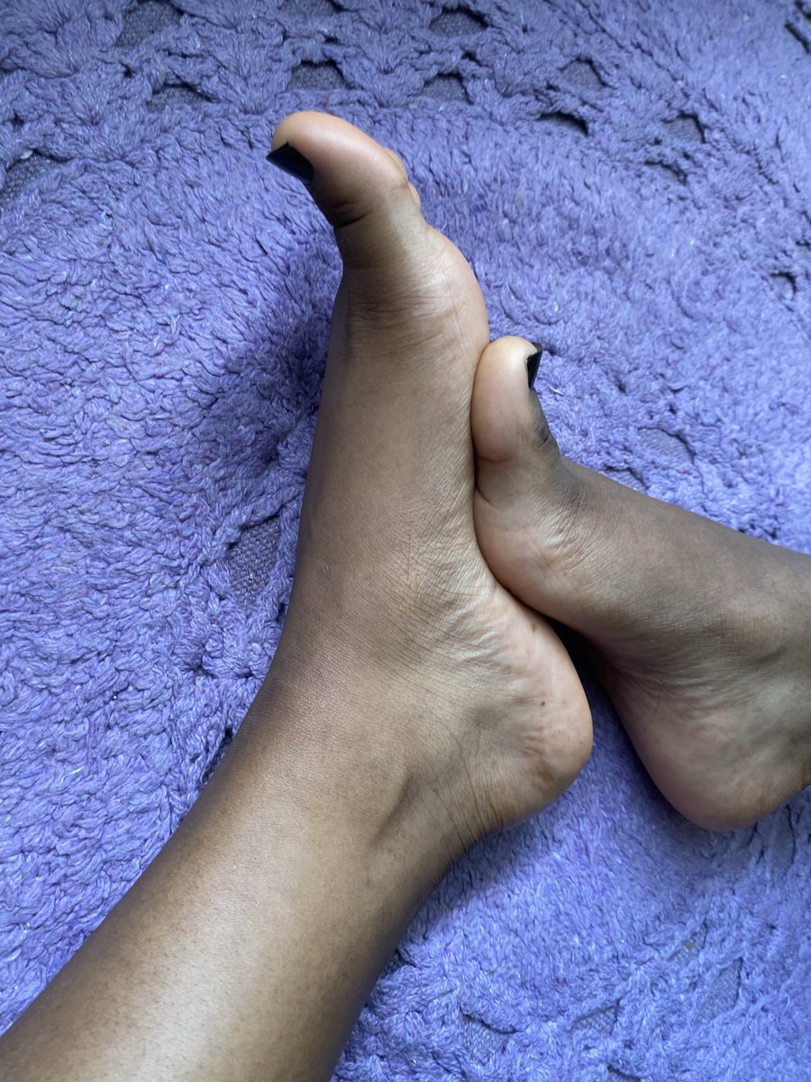 thevioletsteps's tweet photo. Maybe you could tease them? ❤️

#feetfetısh #feetworshi̇p #feetِ #footfetısh #toes #footmodel https://t.co/un1J5NK4pl