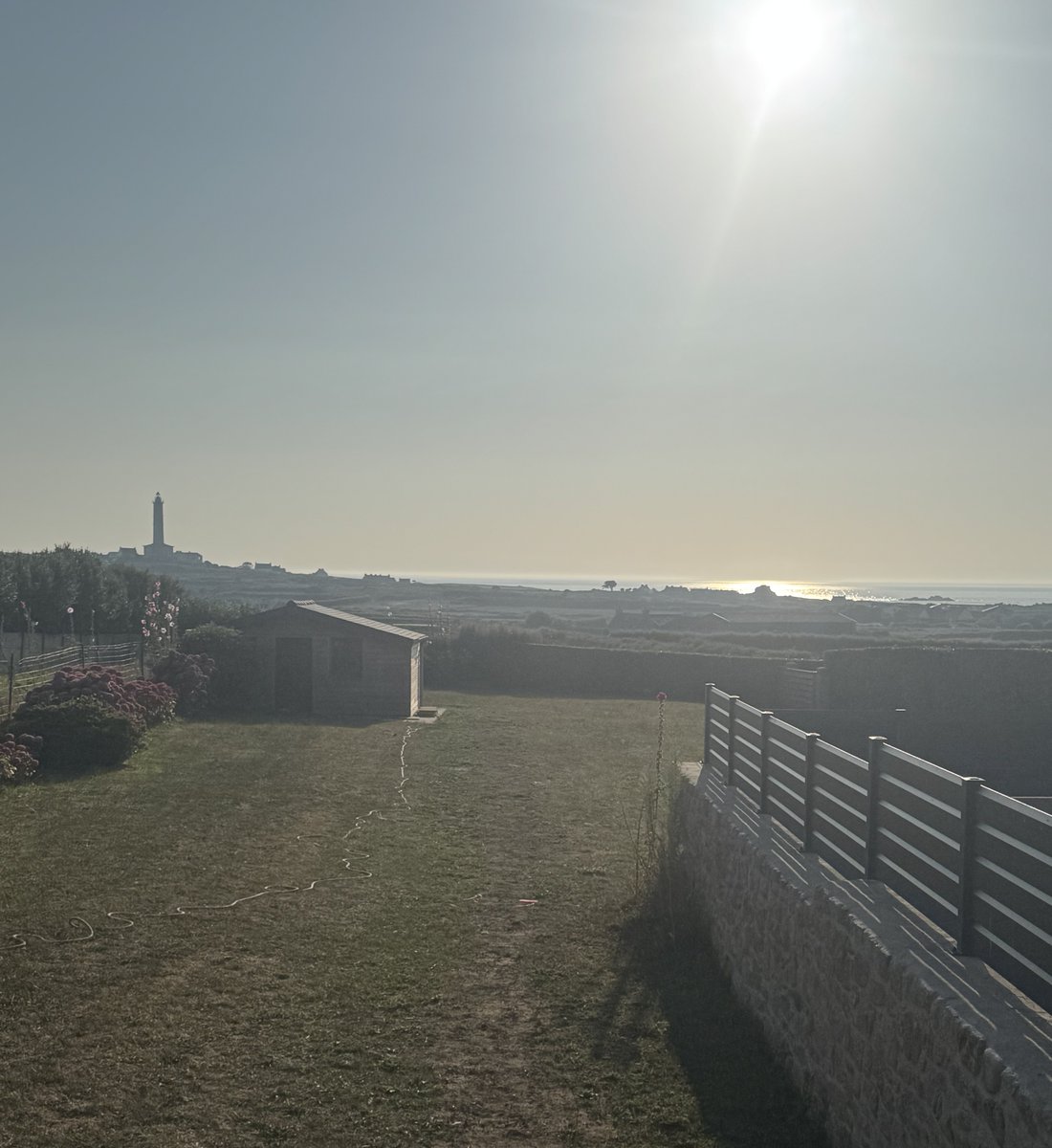 PascalBoniface's tweet photo. De la brume matinale au coucher de soleil île de Batz https://t.co/6g4G0lEgkQ