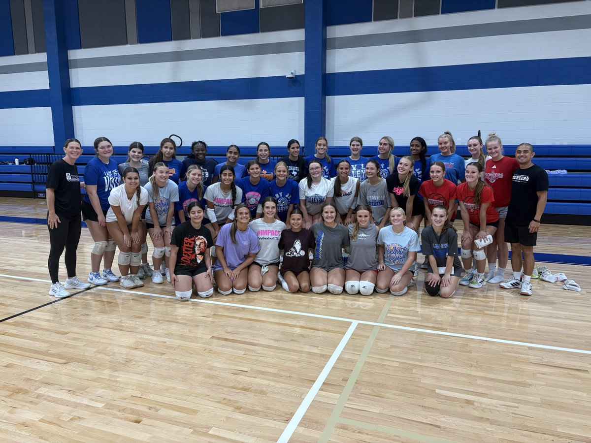 nhs_ladyjayvb's tweet photo. We had so much fun at our team camp this week with @wcjc_volleyball! We learned a lot of great things we are excited to take into our 2026 volleyball season! Can’t wait to see everyone at tryouts this Saturday!
GO LADYJAYS💙 https://t.co/dJ9hYFTjCR