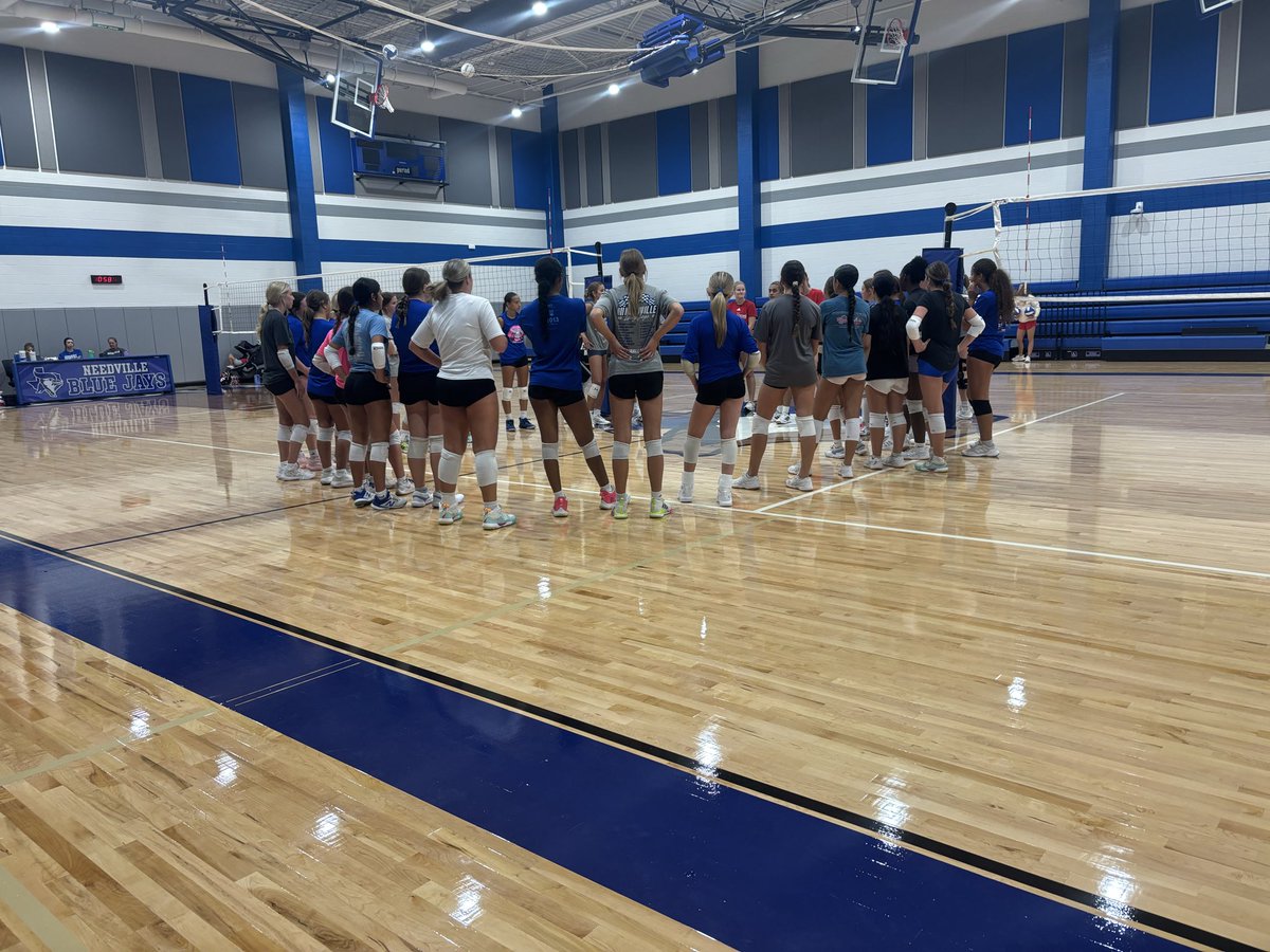 nhs_ladyjayvb's tweet photo. We had so much fun at our team camp this week with @wcjc_volleyball! We learned a lot of great things we are excited to take into our 2026 volleyball season! Can’t wait to see everyone at tryouts this Saturday!
GO LADYJAYS💙 https://t.co/dJ9hYFTjCR