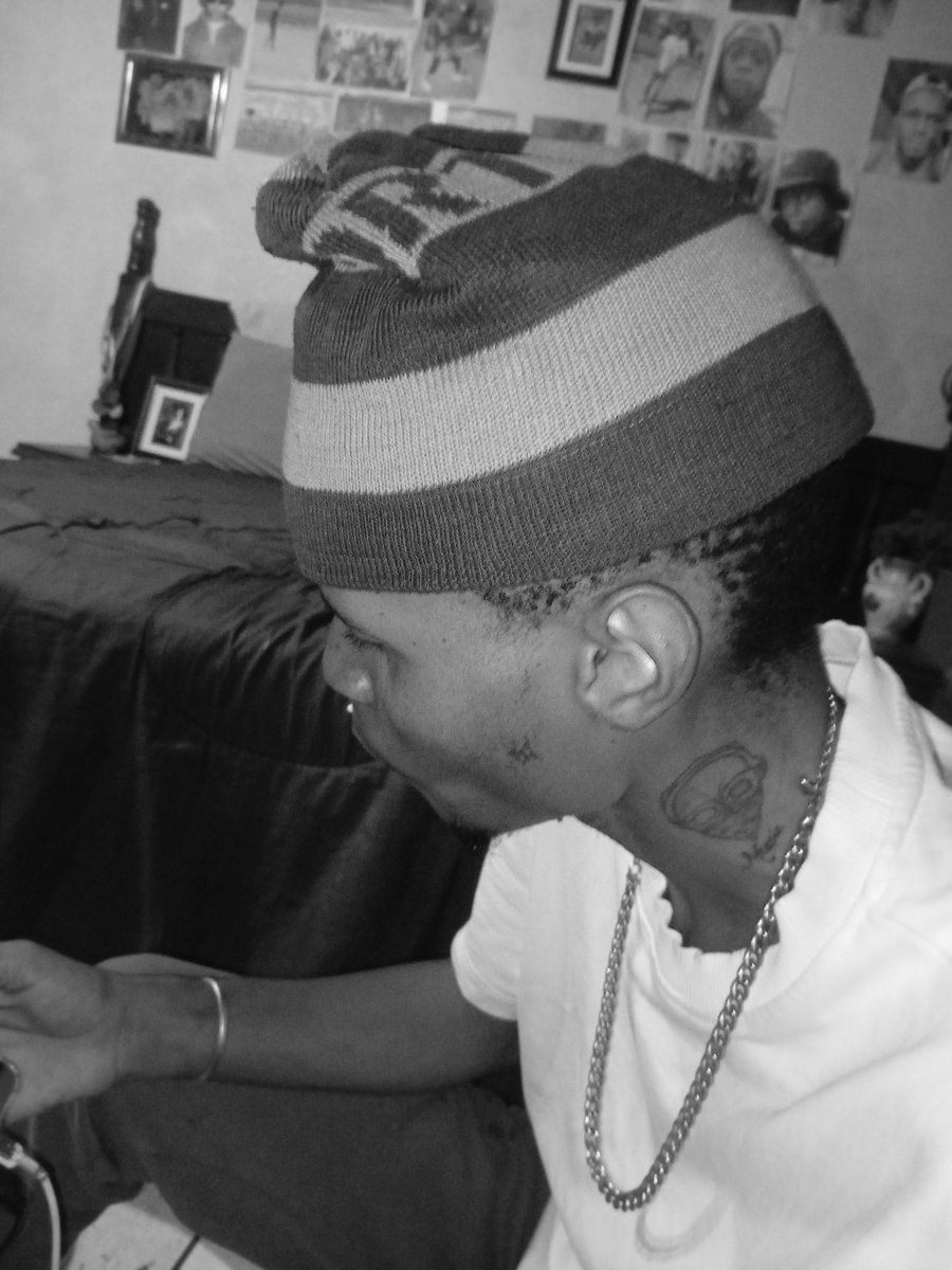 friigo_hits's tweet photo. STUDIO SESSION 🚨🔐
#Experimental #HIPHOPCRAVE #OlympiacosBC #teenagee https://t.co/LX8FEo4EaU