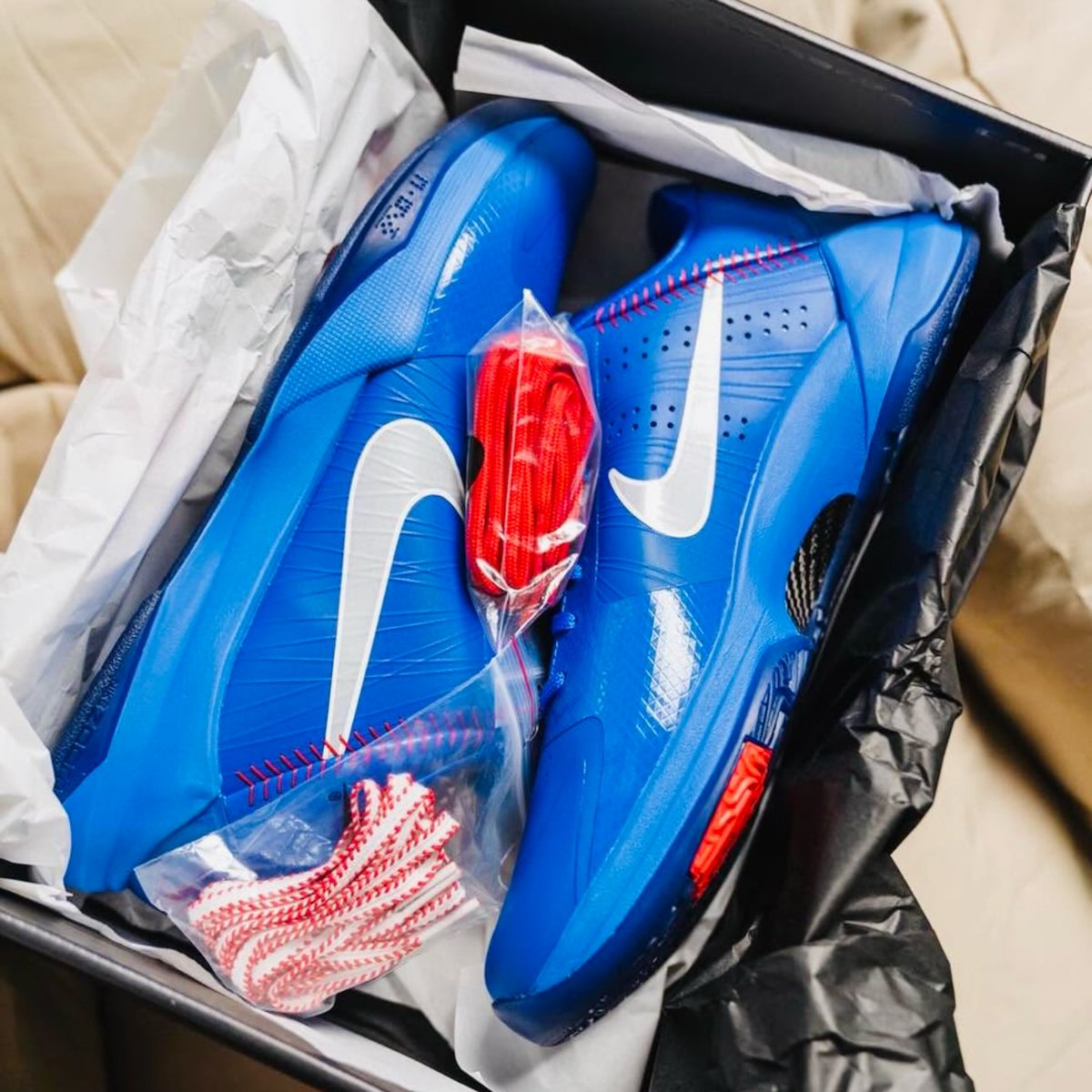 houseofheat's tweet photo. The Nike Kobe 5 Protro "Dodgers" Releases on August 15th 📅  

Details: https://t.co/et47tL7fhb https://t.co/bRnGhJtEL2
