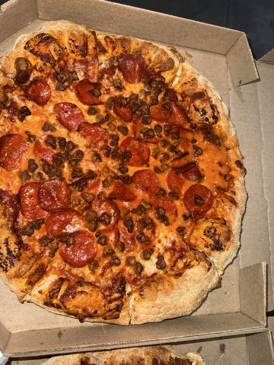 GarzaJ0e's tweet photo. @dominos I asked for help a couple days ago but I never received an email about a refund or any sort of compensation for these two pizzas that were coated in Grease or whatever it is and after we tried eating a a slice or two after wiping off the grease we were sick for hours https://t.co/R4ykQW1sLv