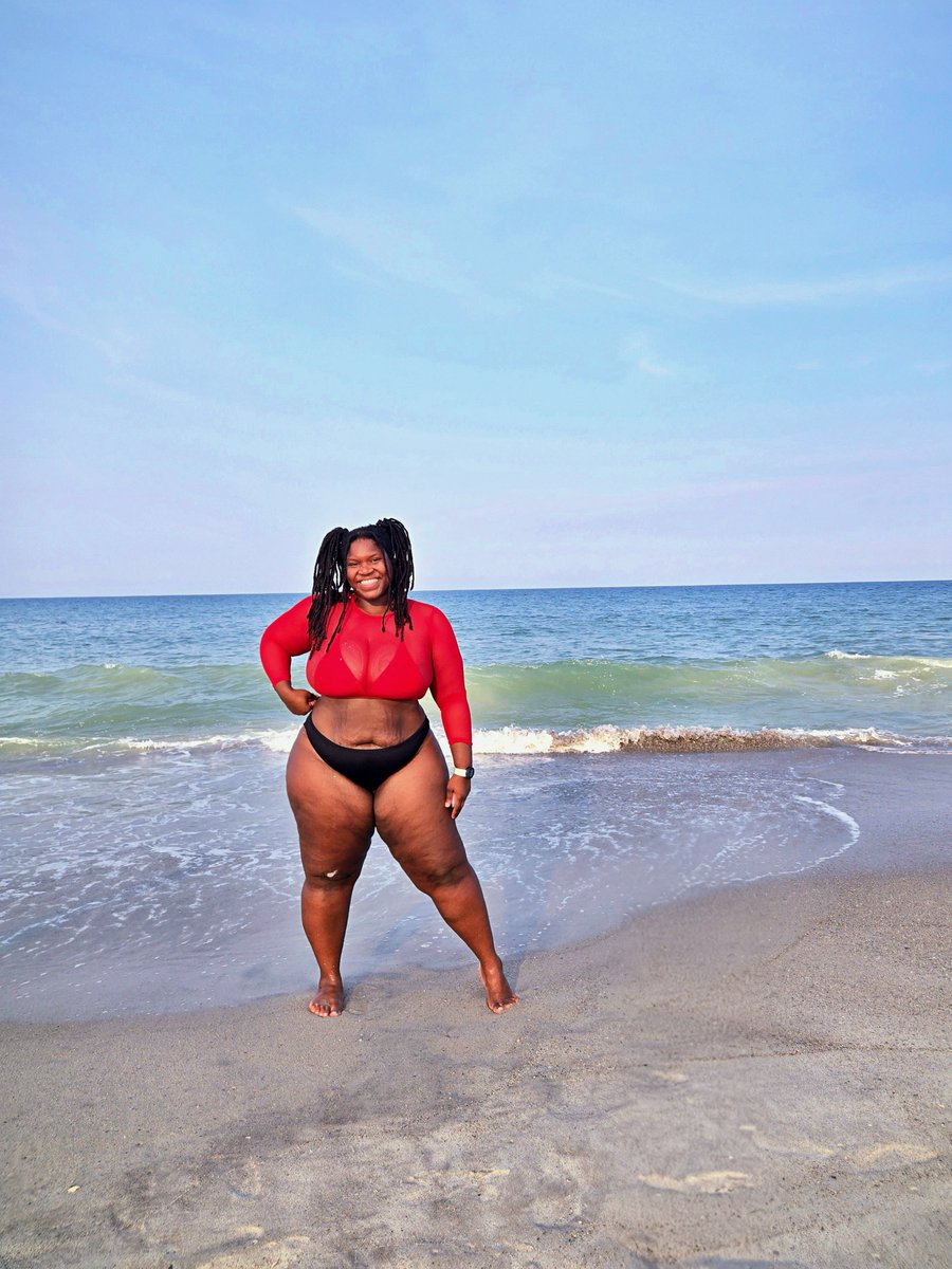 marvelouslythiq's tweet photo. Just adding another fat girl in a bikini to your timeline. You're welcome ❣️ https://t.co/Y7qv02YS8R