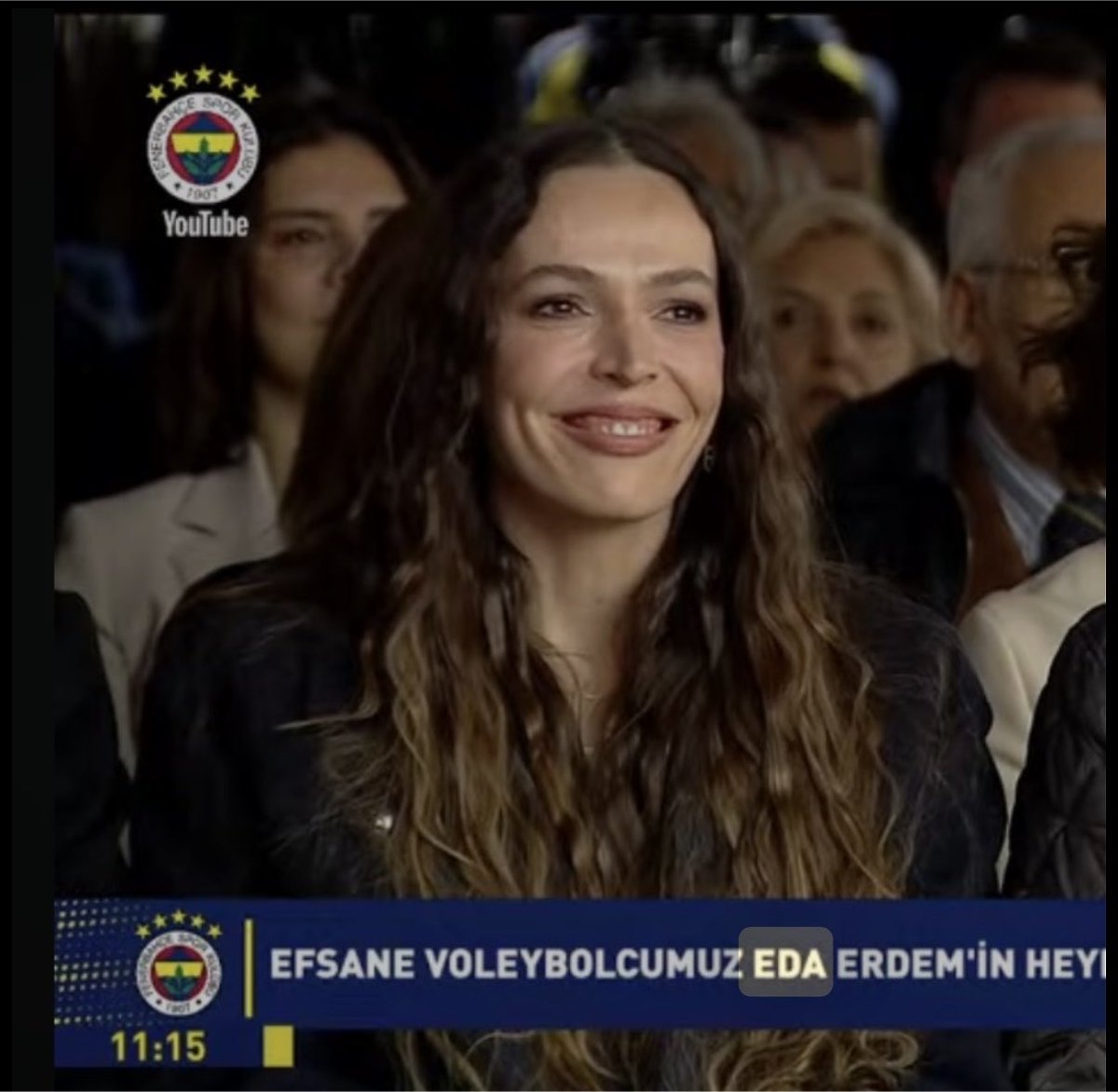 HaticeEmre112's tweet photo. @OZYFENERBAHCE Gece gece özlemi çöktü 🥹💙 https://t.co/FckKn8y7Gp