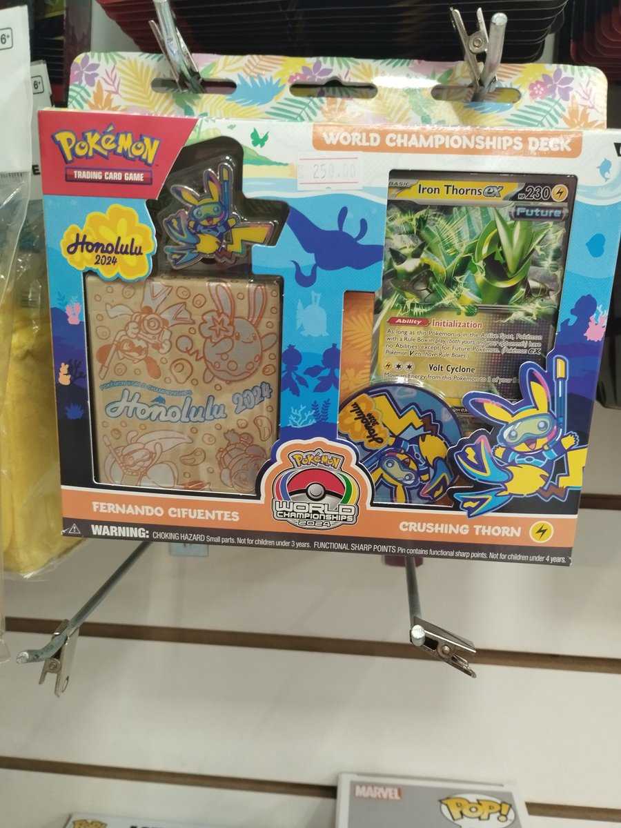 hydropupp's tweet photo. Toda vez q eu passo na loja de tcg eu choro com isso, tão fofo :(( https://t.co/i0b7WvsZQf