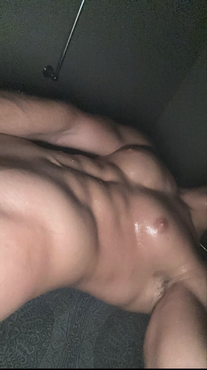 Kim48835729's tweet photo. Who up rn need a shower buddy https://t.co/k4MwPerQHX