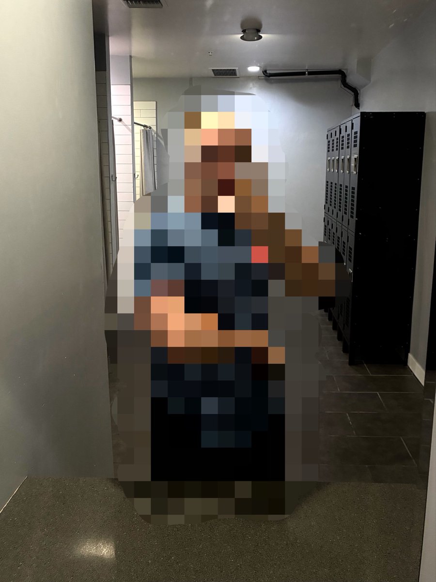 autechres's tweet photo. This is the most I’m willing to post for Whiteboy Wednesday now that I’m a faceless anon account https://t.co/3A4BPx8SGz