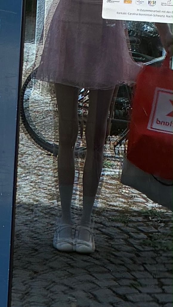 stupideffingirl's tweet photo. legs https://t.co/3dgZtSpetV