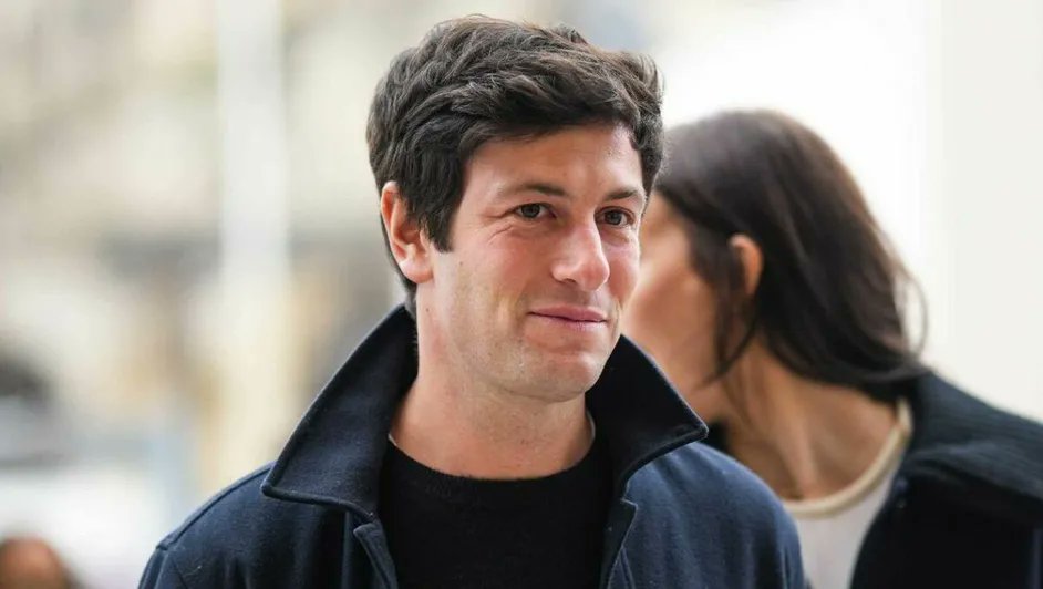 mediotiempo's tweet photo. Él es Joshua Kushner, empresario y familiar de Donald Trump que quiere entrarle al negocio del Mundial 2030 😳👇

https://t.co/m45YFskFW0 https://t.co/lvU9KmWndx