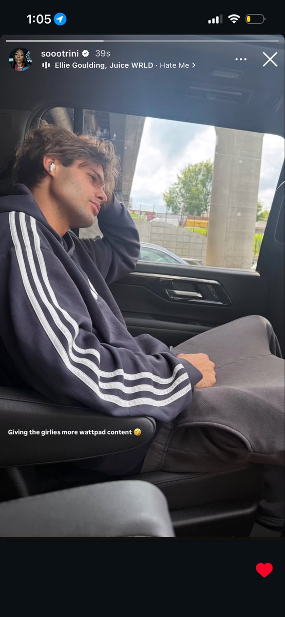 shitscalm's tweet photo. Fuck she’s gonna think I’m a fan hehehe #brinity https://t.co/Zq4uM6ArcA