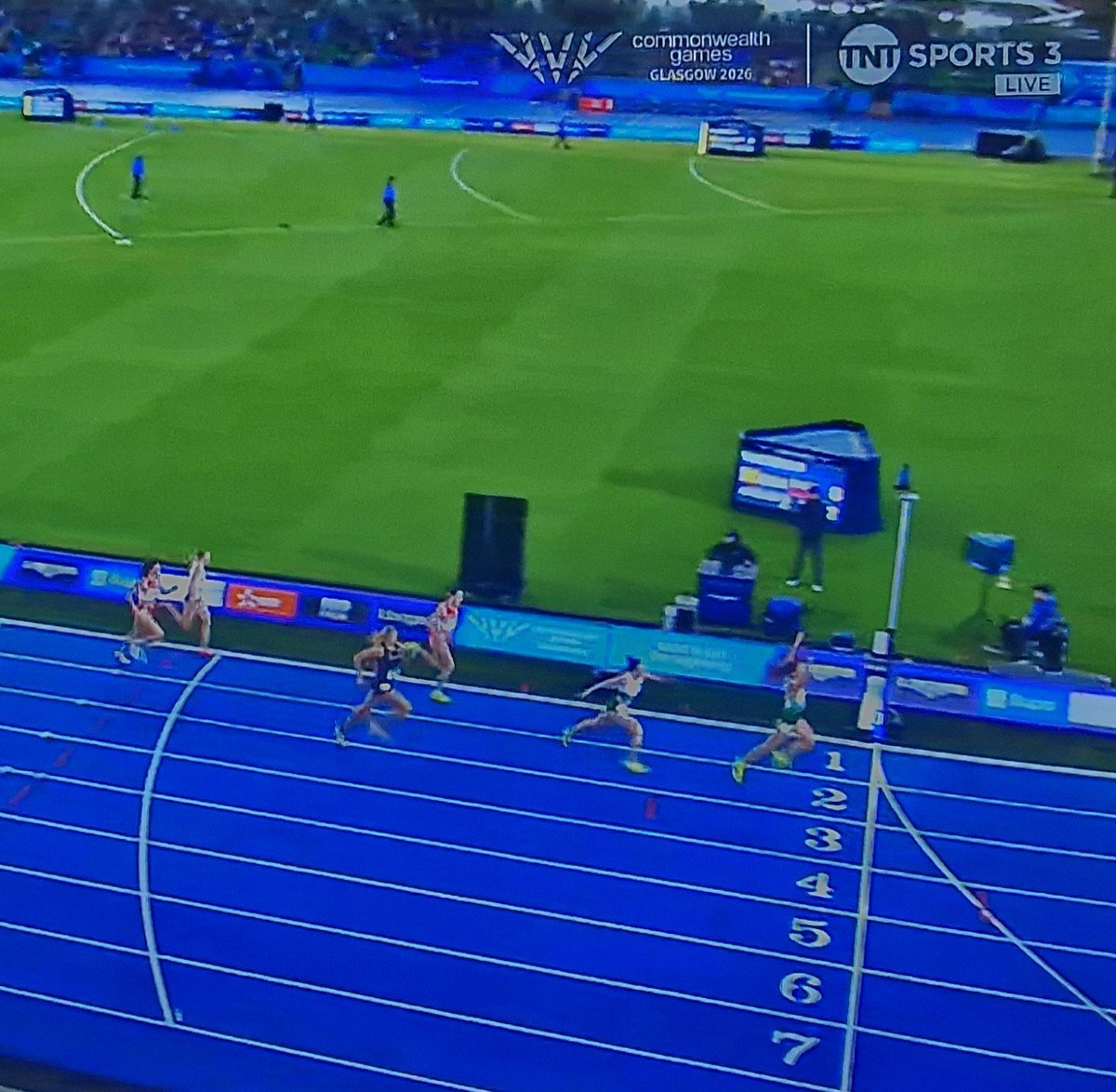 Cathal_Dennehy's tweet photo. Kate O'Connor in 2025/2026:

🥉European Indoors
🥈World Indoors
🥇World University Games
🥈World Championships
🥉World Indoors
🥇Commonwealth Games

Six championships, six medals.

Totals 6569 points to take Commonwealths gold, winning 5/7 events

Next up: Europeans, 14-15 August https://t.co/VjQjESzB6m