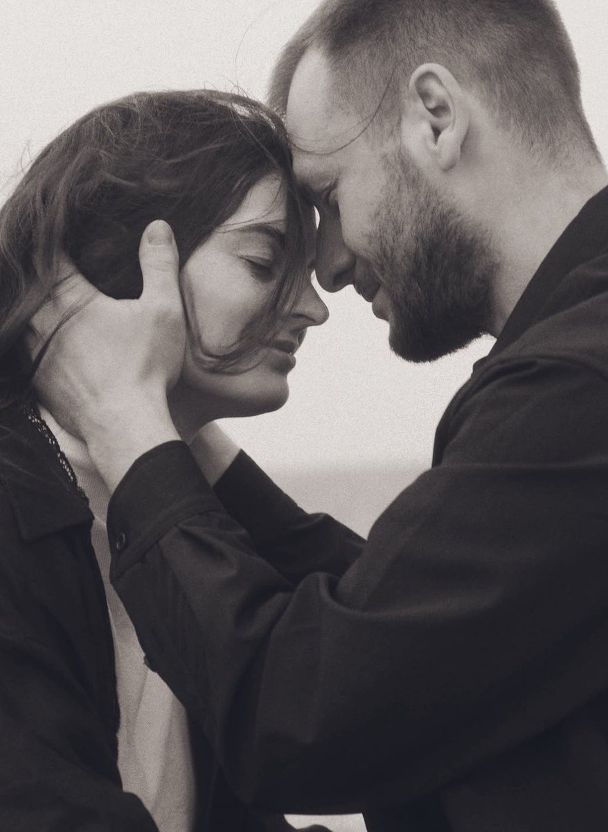 claudiarroyo08's tweet photo. "Nunca mendigues amor, tiempo, ni atención. Quien realmente te ama no te hace dudar de tu lugar en su vida; te hace sentir en casa, incluso en medio de las tormentas, te hace sentir hogar a pesar del caos, te hace sentir prioridad sin ninguna necesidad".💜 https://t.co/hQLooVLZXg