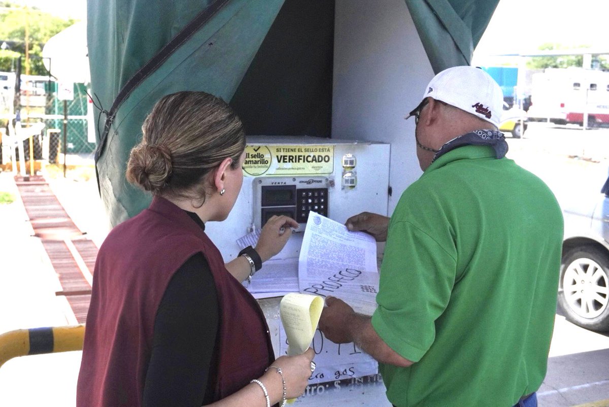 anaguizarv's tweet photo. ⛽️ En territorio es donde se demuestra nuestro compromiso.

Recorremos estaciones de gas LP para supervisar que se respeten los precios y proteger la economía de las familias sonorenses. 

Porque cuidar tu bolsillo también significa estar donde más importa: cerca de la gente. https://t.co/VnaPnxFnwY