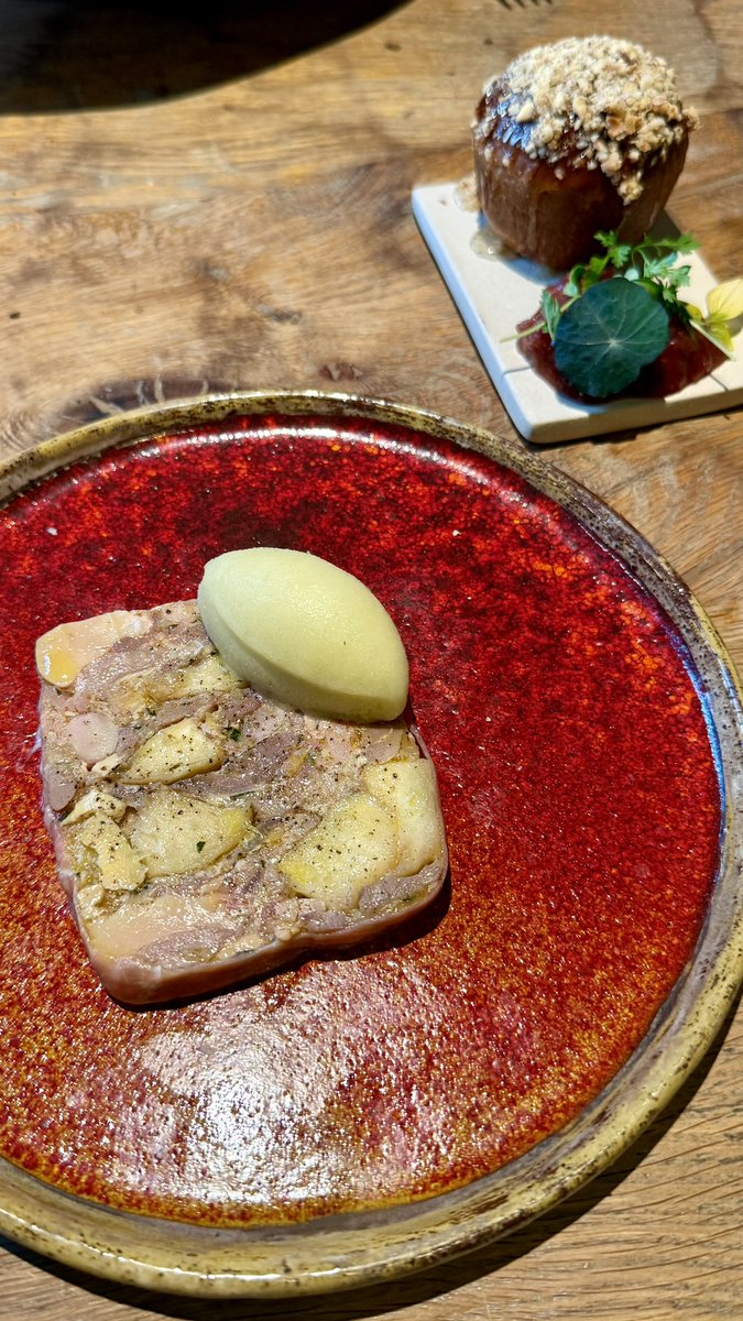 Chef1's tweet photo. Very tasty dinner at The Star Inn last night. Great to see this place rammed on Tuesday night https://t.co/5xWkQMqR4Y