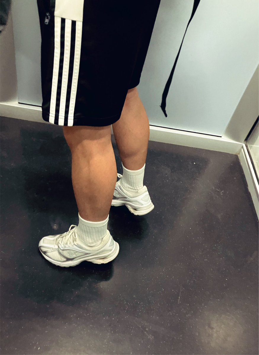 balkankinkgear's tweet photo. Leg night #feet #whitesocks #socks #men https://t.co/GvFpdLwuKQ