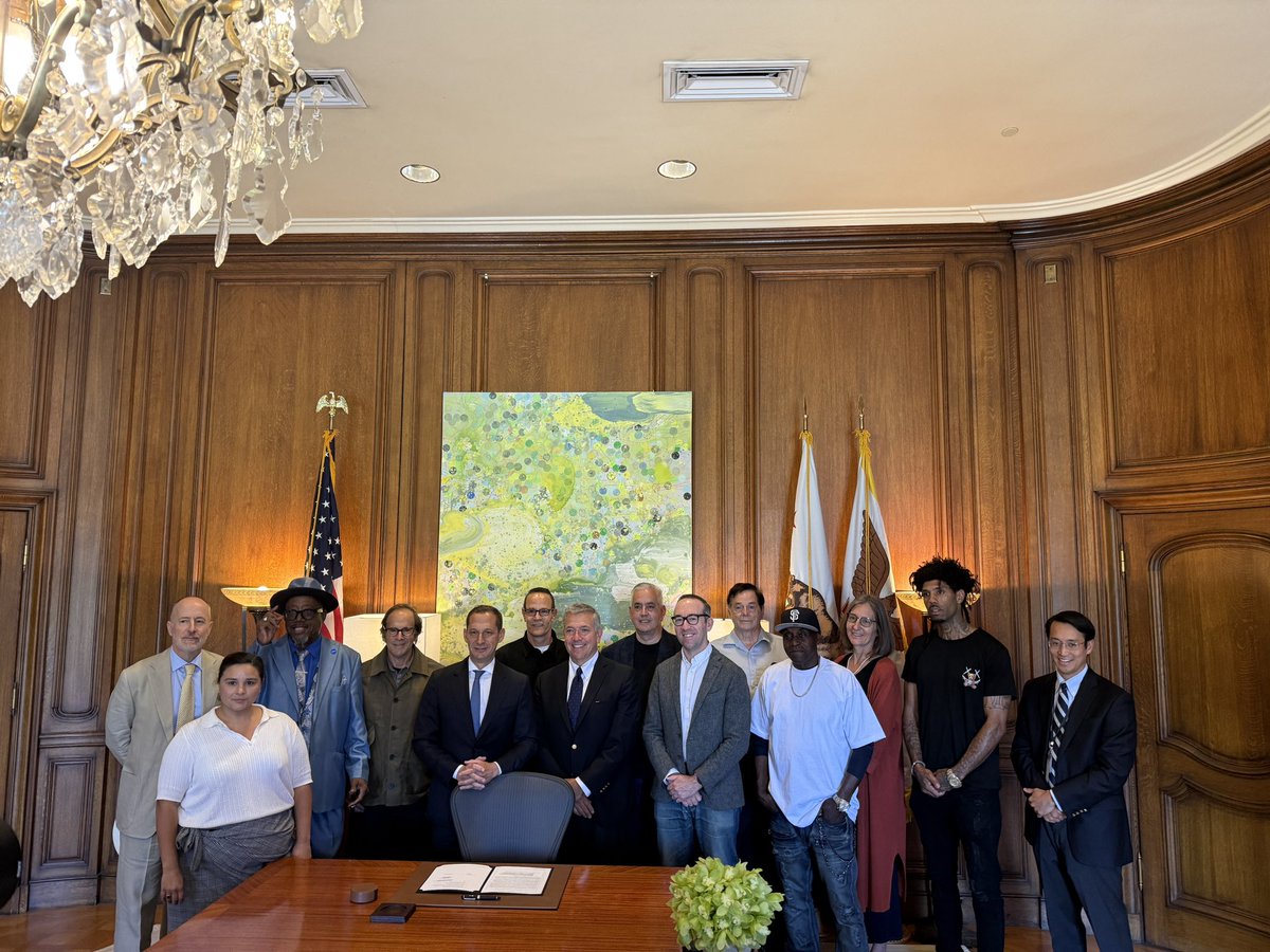 TheWayOutSF's tweet photo. Today, Mayor @DanielLurie signed legislation expanding drug-free permanent supportive housing, creating more recovery-focused housing for people experiencing homelessness. We're grateful to stand with leaders and partners working to build more pathways to lasting recovery. https://t.co/aNhD5QxpU0