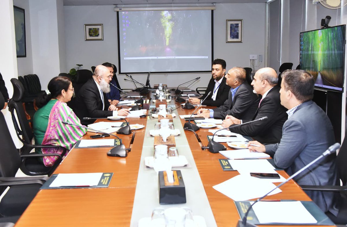jam_kamal's tweet photo. CAREC Secretariat briefed on key regional initiatives aimed at enhancing trade, connectivity and investment. Pakistan remains committed to strengthening regional economic integration and looks forward to the upcoming CAREC Ministerial Conference and Business Forum in Mongolia. We value the continued support of the Asian Development Bank (ADB) in advancing regional connectivity and shared prosperity.