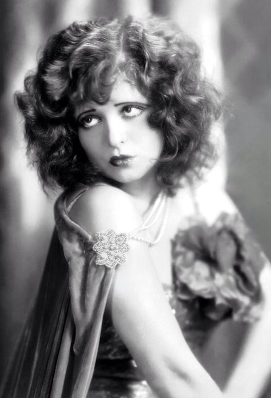 JoAnnDiVerdi's tweet photo. Knew nothin bout the ‘It’ girl. Now thx to #ClaraBow: RUNNIN’ WILD, I'm a fan. W/a childhood beyond sad & a Hollywood that exploited her, she remained naive, good-hearted & wildly likable. The writing here dances like a 1920s Charleston! 🤩 #TCMParty #GoodLooksGoodBooks #BOTD https://t.co/5668i068PX