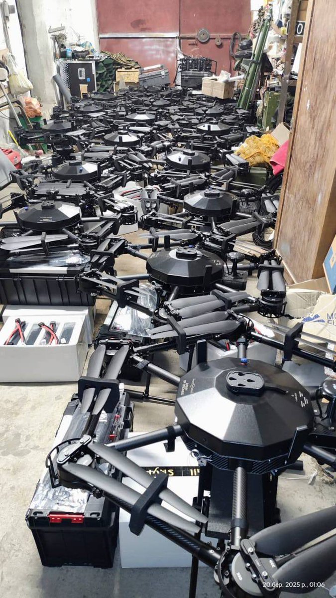 DrnBmbr's tweet photo. 🔋 FUNDRAISER FOR VAMPIRE BATTERIES

As you know, we have been purchasing batteries for Vampire drone operators for quite some time. Honestly, we have already lost count of how many dozens of sets we have sent to the front.

Today, we are launching another urgent fundraiser.

Our border guards currently carrying out combat missions in the Kherson sector need support.

We cannot name the unit or share additional details. Their command has strictly prohibited public fundraising on their behalf, so to avoid causing problems for the soldiers, we are helping them anonymously.

We need to purchase 2 sets of Vampire Solid State batteries — 4 batteries in total.

🎯 Fundraising goal — UAH 160,000

Every donation brings us a little closer to completing the fundraiser and helping our defenders.

💳 Monobank Jar:
https://t.co/q7YnRwZKNb

🏦 Card:
4874100020575372

📱 PayPal:
dronebomber.ytopich@gmail.com

📱 USDT TRON (TRC20):
TJxMaEzqNsqb8gjeNPgJE87bCGYndDDEFB

📱 Bitcoin:
1FUiwGM1HVGNY4V67uwgU5x7qUbzuFcDeo

Thank you to everyone who supports us. 🇺🇦