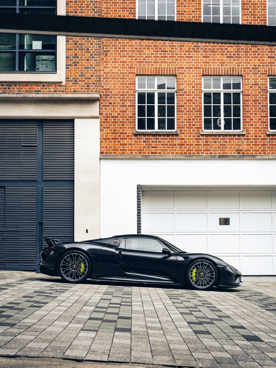 j4nsten's tweet photo. Porsche 918 Spyder https://t.co/iE0uTO8pwS