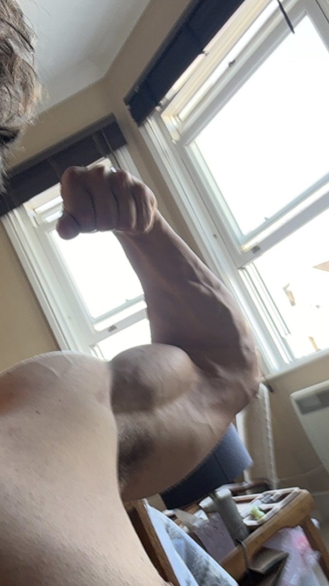 AxelRyder2000's tweet photo. needs worshipping https://t.co/a1xgXZ59oW