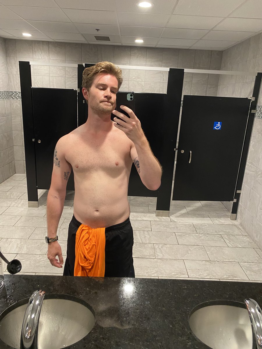 stuffedstrudel's tweet photo. Someone buy me protein powder 🥹🥹 https://t.co/3o3oyYGetE