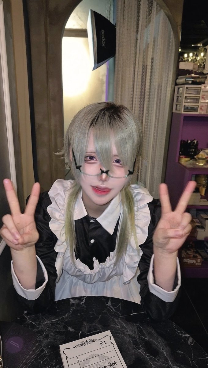 rjfognco's tweet photo. 実は僕韓国のヤバイコンカフェ女です https://t.co/J1Vph99MOq