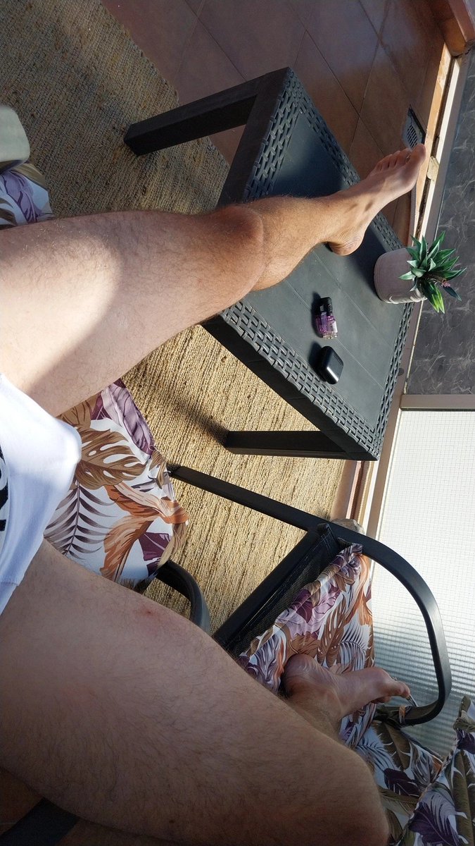 fr3akyb01's tweet photo. Who wants to chill together😎 https://t.co/2YBbFtjm5a