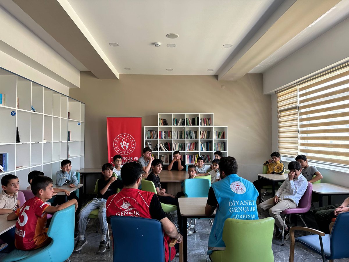 GSB_GurpinarGM's tweet photo. Manevi Değerler Eğitimi 💫

GSB Gençlik Yaz Kulübü kapsamında, değerlerimizi birlikte öğreniyor, paylaşmanın ve güzel ahlakın önemini keşfediyoruz. ✨

📍 Sen de aramıza katıl, bu anlamlı yolculukta yerini al! https://t.co/fSsDaweExx